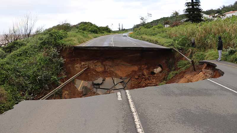 Estrada intransitável devido a derrocada